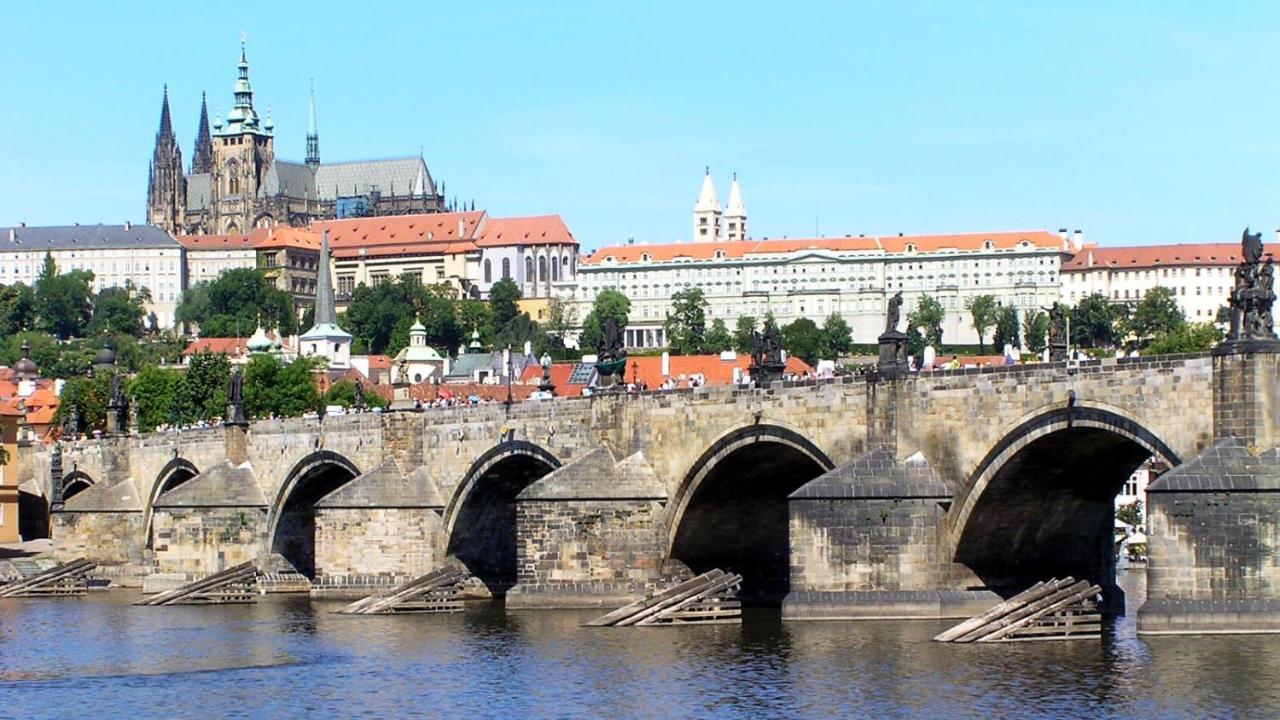 Apartment Vltava Praha Bagian luar foto